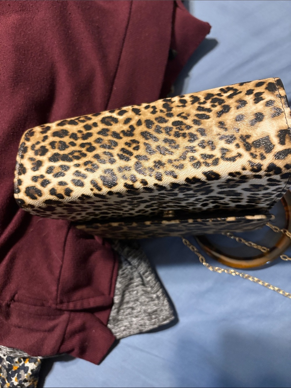 Leopard Print Crossbody Bag with Tortoiseshell Handle, bracelet and other items. - Picture 9 of 13